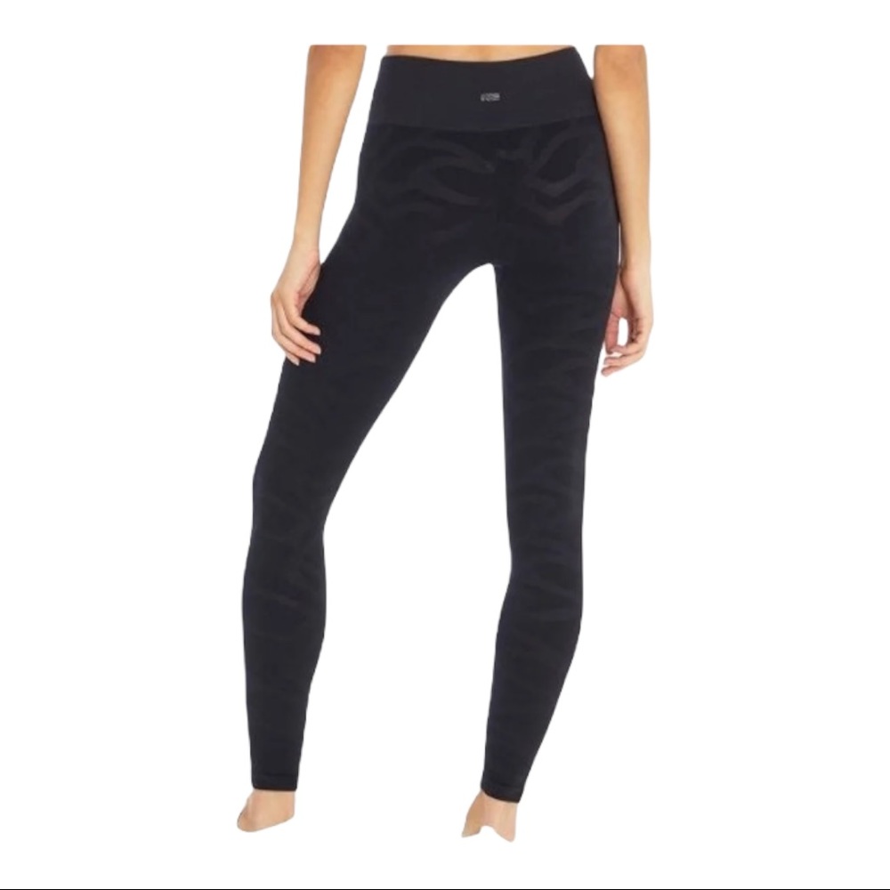 MARIKA Black Abstract Legging